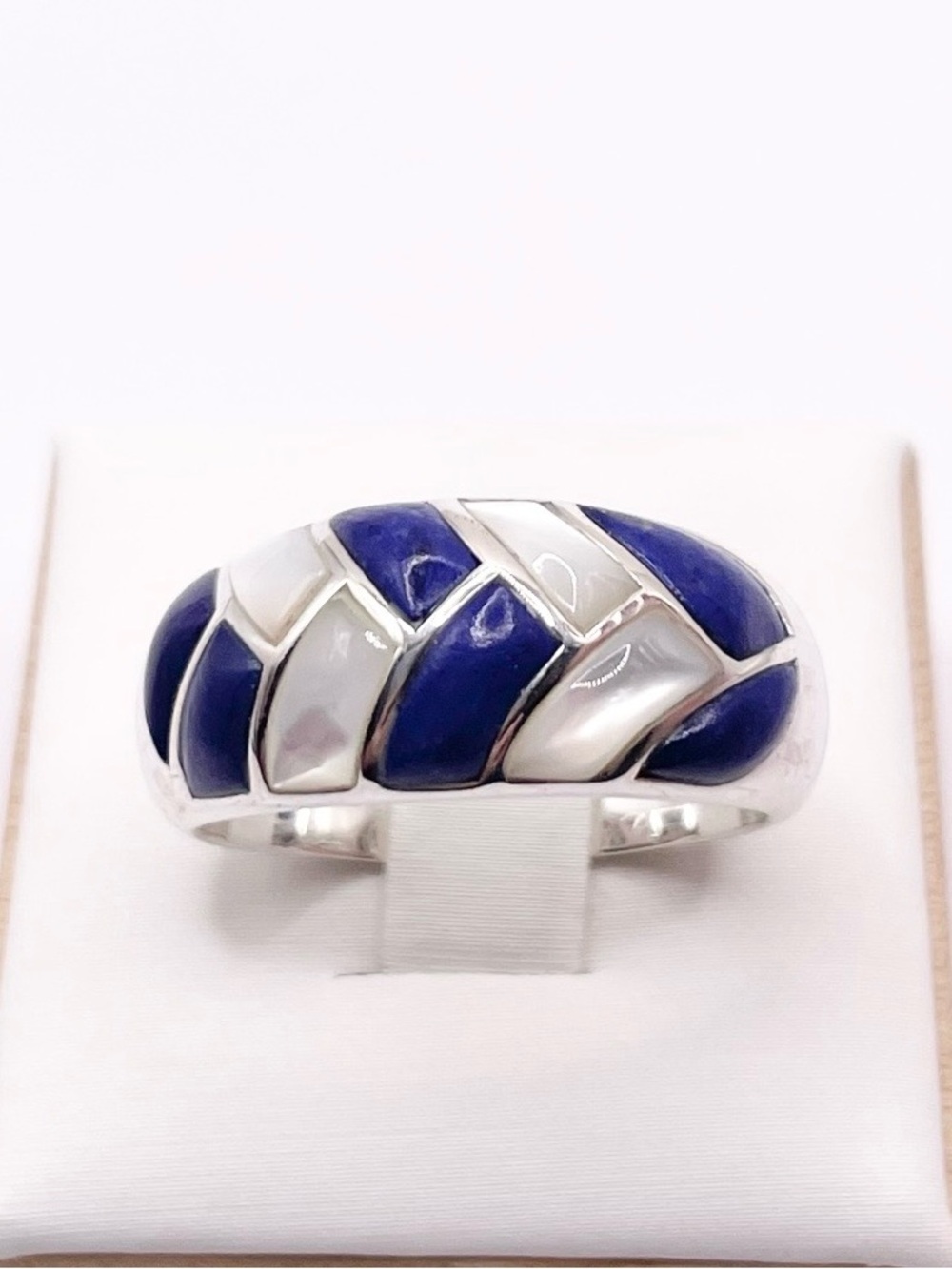 Size 10 Sterling Silver Blue Lapis Lazuli and White Mop Ring